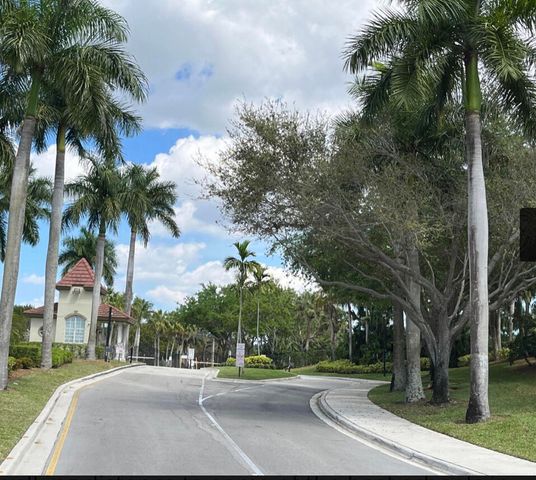 7576 Savannah Lane, Lake Worth, FL 33463