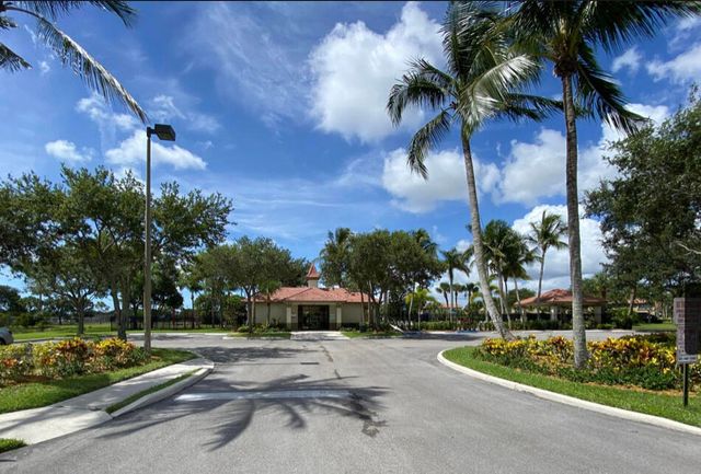 7576 Savannah Lane, Lake Worth, FL 33463