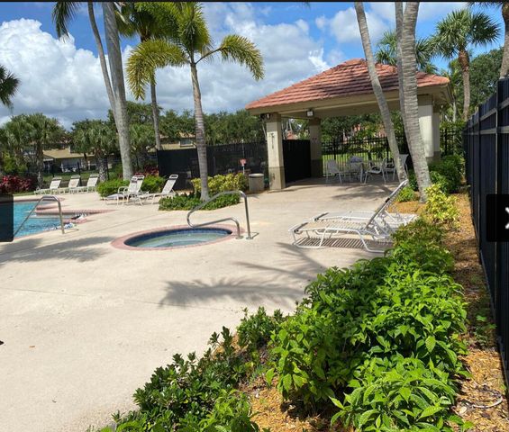 7576 Savannah Lane, Lake Worth, FL 33463