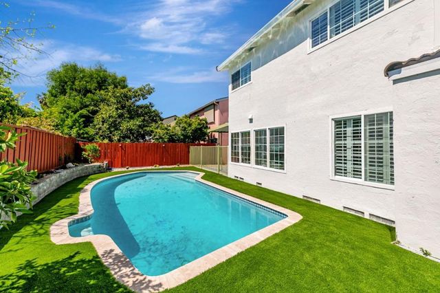 1832 Loch Ness Way, San Jose, CA 95121