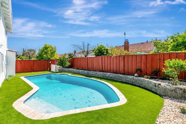 1832 Loch Ness Way, San Jose, CA 95121