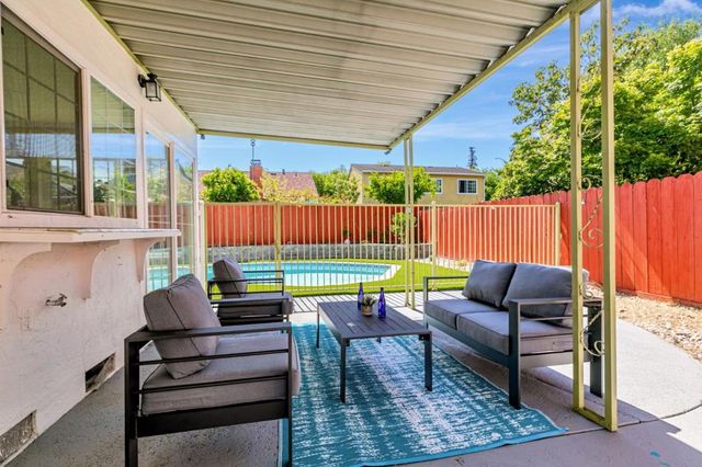1832 Loch Ness Way, San Jose, CA 95121