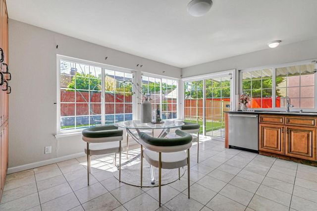 1832 Loch Ness Way, San Jose, CA 95121