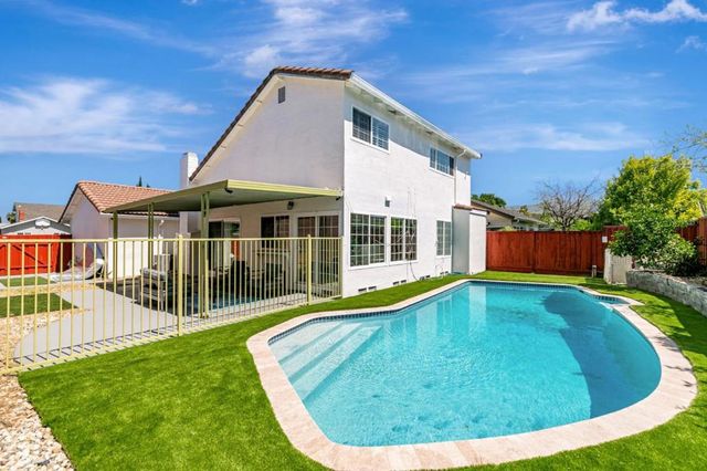 1832 Loch Ness Way, San Jose, CA 95121
