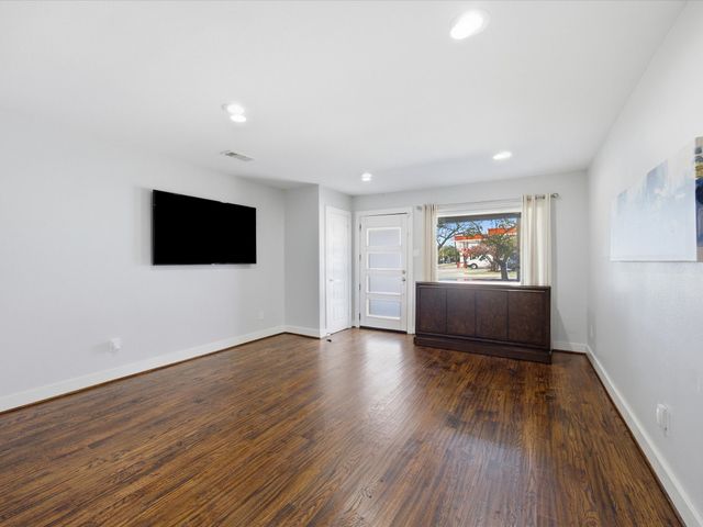 13906 Dennis Lane, Farmers Branch, TX 75234