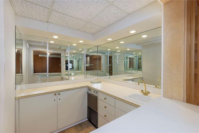 2184 Brooke Farm Court, Dunwoody, GA 30338