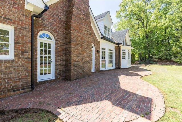 2184 Brooke Farm Court, Dunwoody, GA 30338
