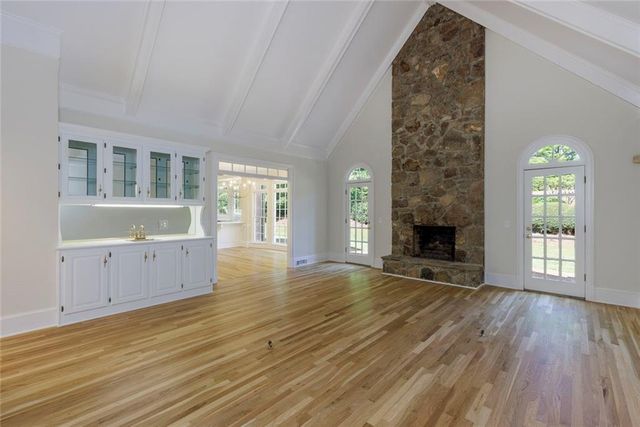 2184 Brooke Farm Court, Dunwoody, GA 30338