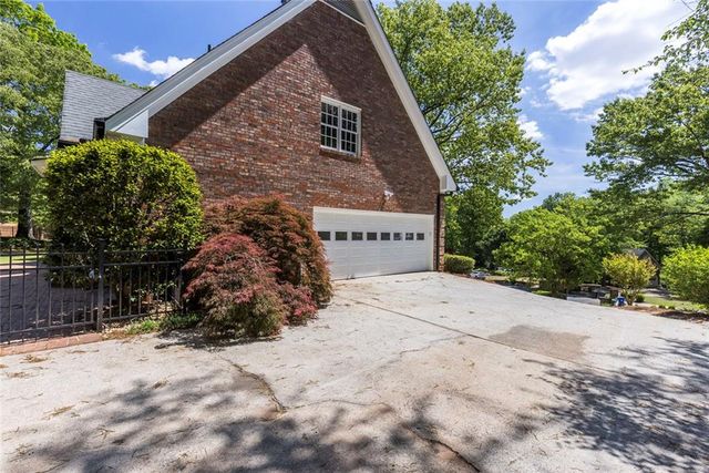 2184 Brooke Farm Court, Dunwoody, GA 30338