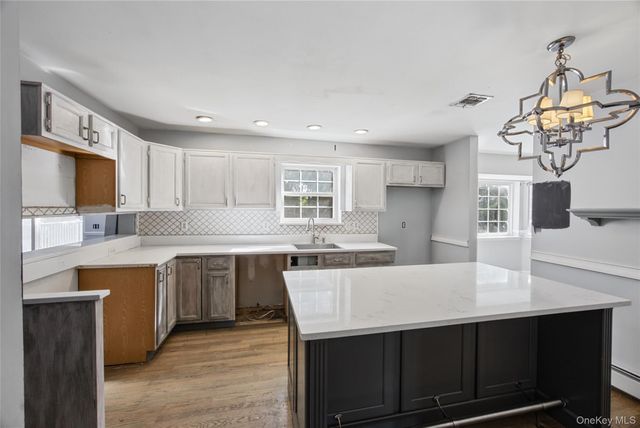 16 Jamaica Avenue, Holtsville, NY 11742