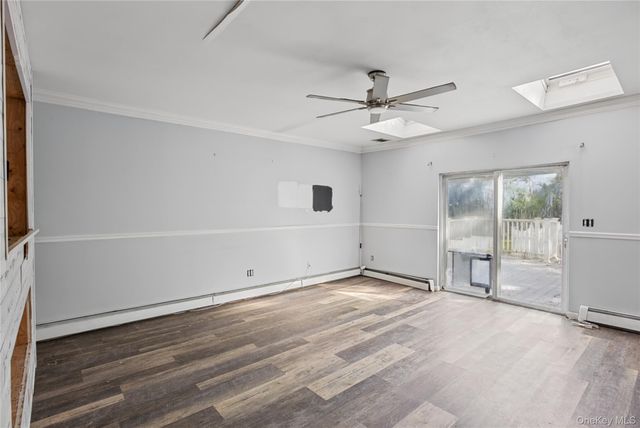 16 Jamaica Avenue, Holtsville, NY 11742