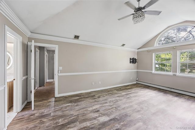 16 Jamaica Avenue, Holtsville, NY 11742
