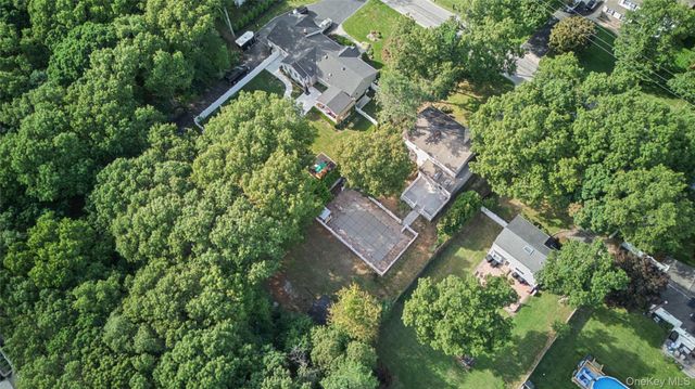 16 Jamaica Avenue, Holtsville, NY 11742