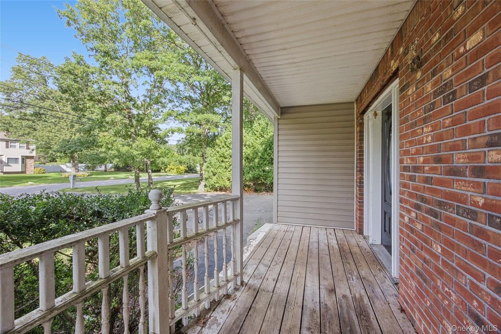 16 Jamaica Avenue, Holtsville, NY 11742 — photo 5