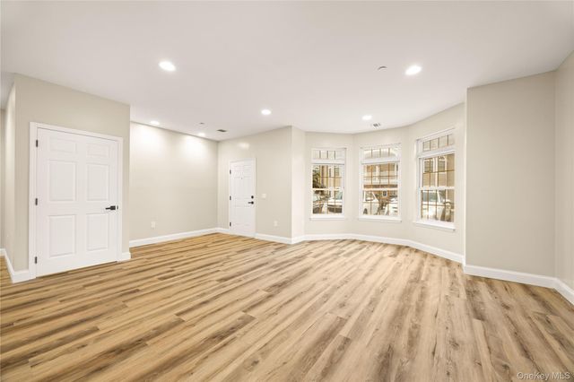 5 Jacqueline Way, North Babylon, NY 11703