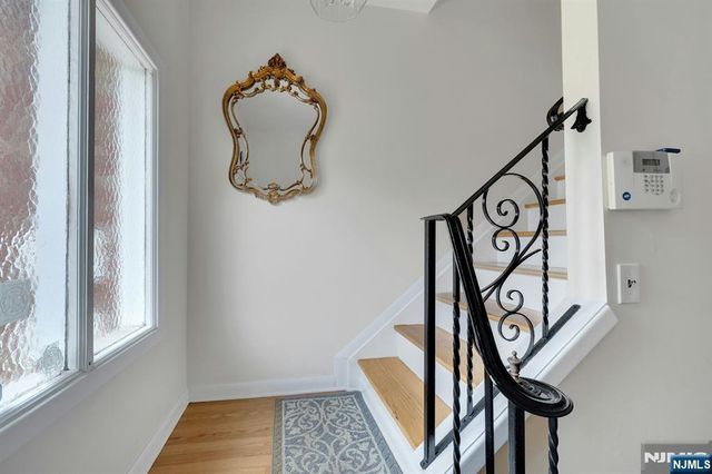 1527 10th Street, Fort Lee, NJ 07024