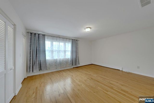 1527 10th Street, Fort Lee, NJ 07024