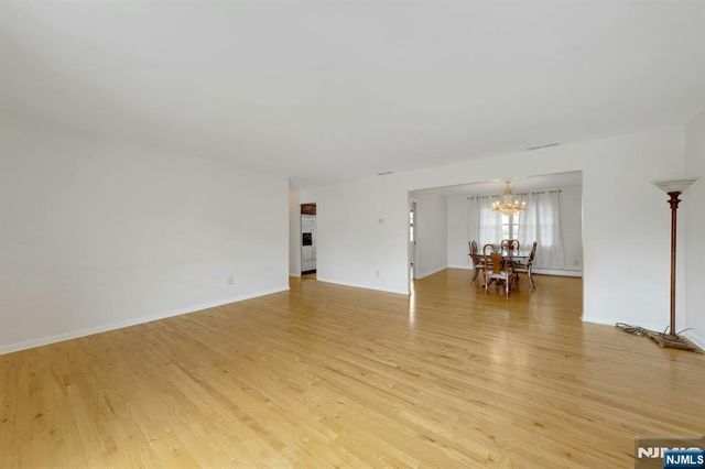 1527 10th Street, Fort Lee, NJ 07024