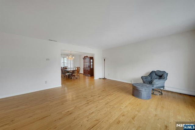1527 10th Street, Fort Lee, NJ 07024