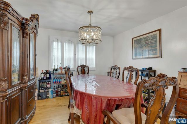 1527 10th Street, Fort Lee, NJ 07024