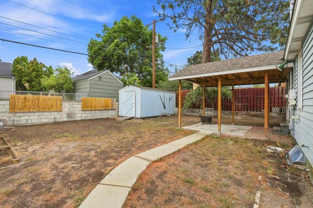 2630 W Lacrosse Ave, Spokane, WA 99205