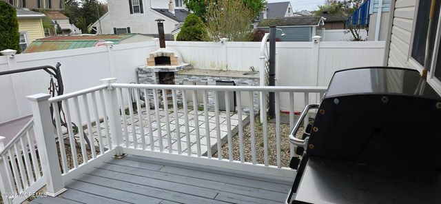 30 Gladney Avenue, Toms River, NJ 08753