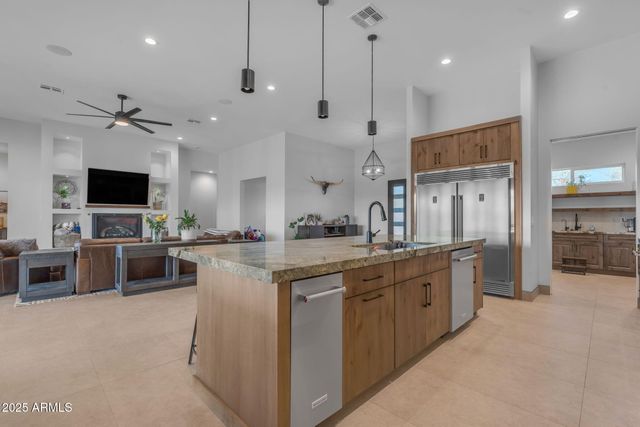 38024 N 15TH Avenue, Phoenix, AZ 85086