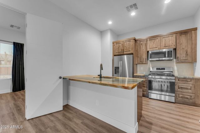 38024 N 15TH Avenue, Phoenix, AZ 85086