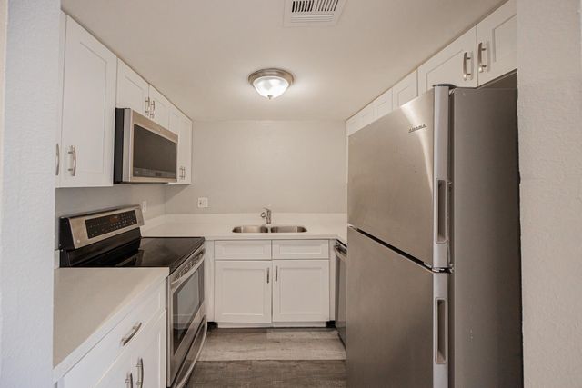 2674 N 43rd Avenue C, Phoenix, AZ 85009