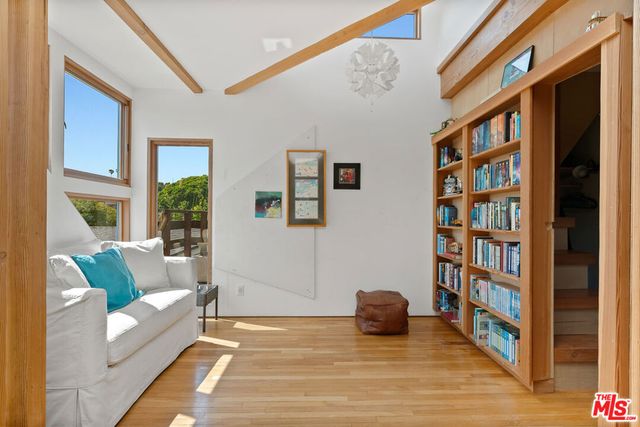 3121 Frederick Street, Santa Monica, CA 90405