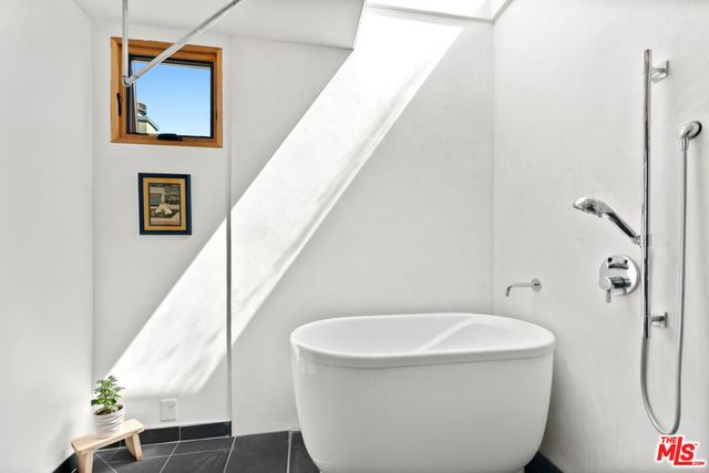 3121 Frederick Street, Santa Monica, CA 90405