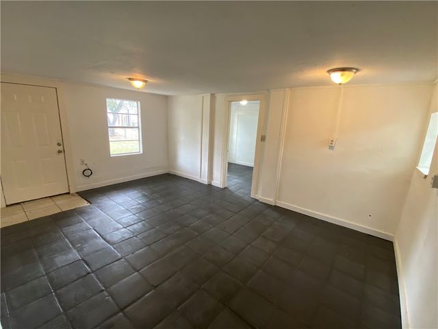 438 Scotland Dr, Corpus Christi, TX 78418