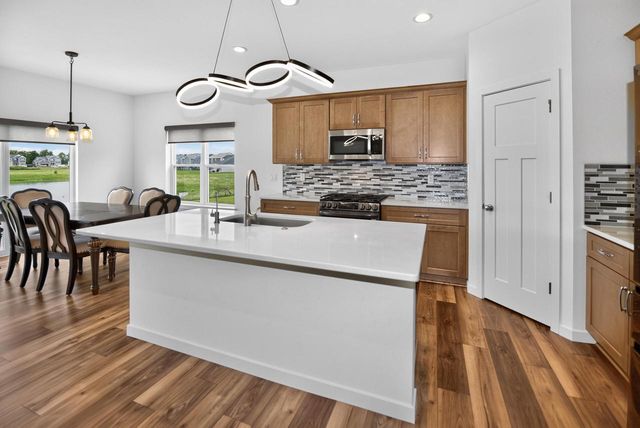 9391 S Parkside LANE, Franklin, WI 53132