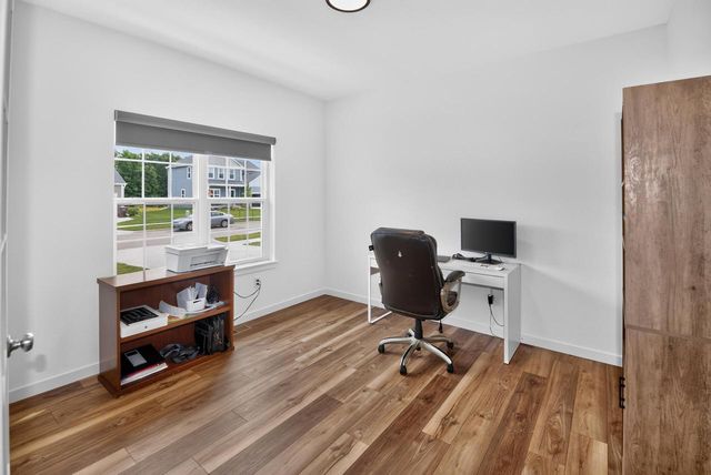9391 S Parkside LANE, Franklin, WI 53132