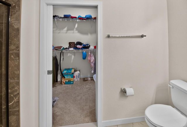 9391 S Parkside LANE, Franklin, WI 53132