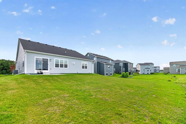 9391 S Parkside LANE, Franklin, WI 53132