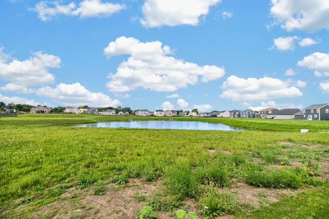 9391 S Parkside LANE, Franklin, WI 53132
