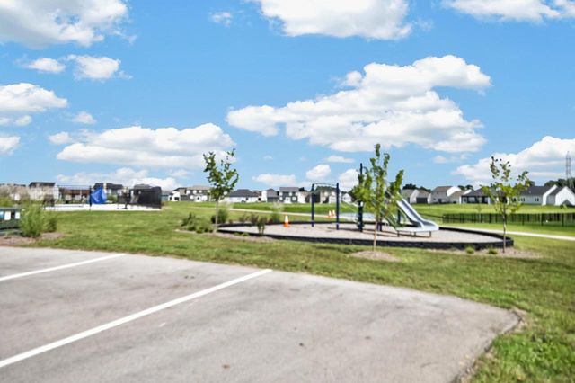 9391 S Parkside LANE, Franklin, WI 53132