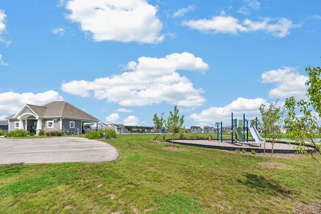 9391 S Parkside LANE, Franklin, WI 53132