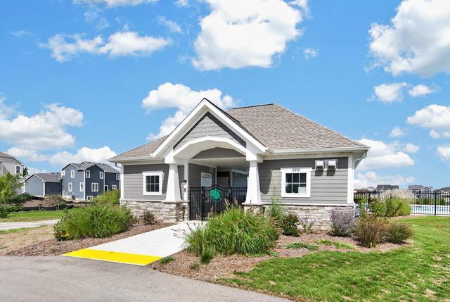 9391 S Parkside LANE, Franklin, WI 53132