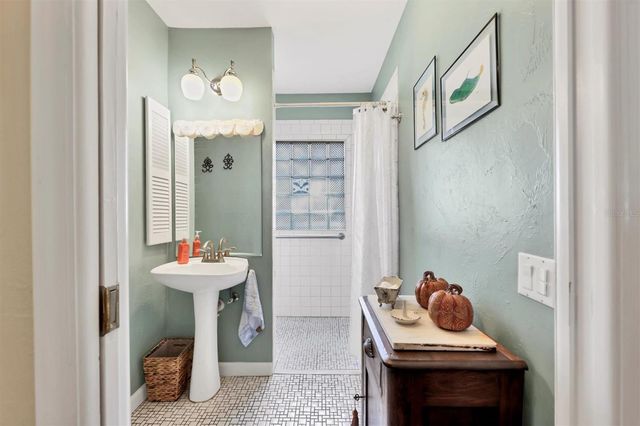 401 28TH STREET W, Bradenton, FL 34205