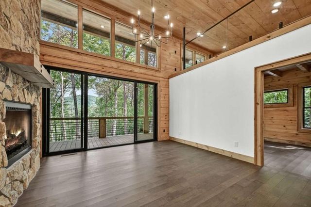 328 Crabapple Drive, Blue Ridge, GA 30513