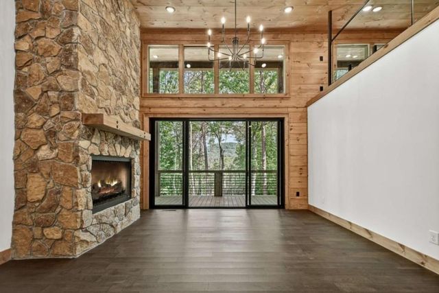 328 Crabapple Drive, Blue Ridge, GA 30513