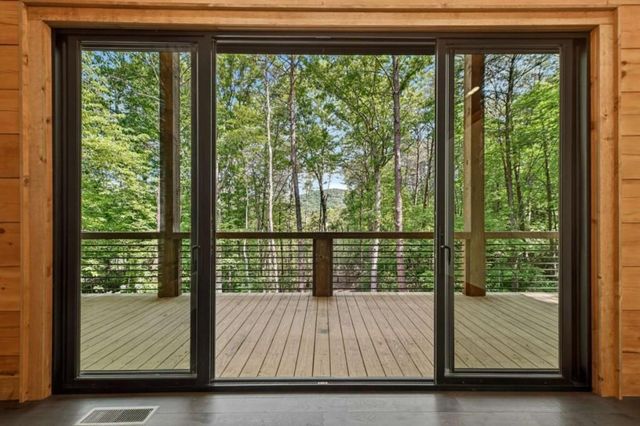 328 Crabapple Drive, Blue Ridge, GA 30513