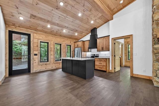 328 Crabapple Drive, Blue Ridge, GA 30513