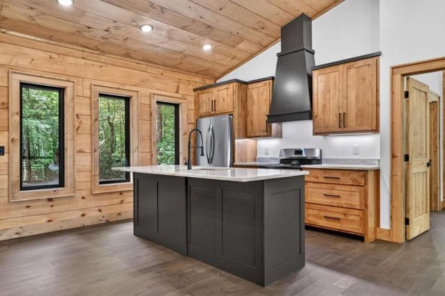 328 Crabapple Drive, Blue Ridge, GA 30513