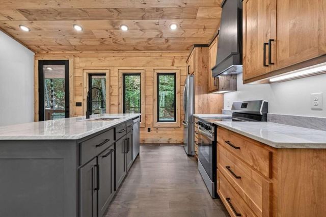 328 Crabapple Drive, Blue Ridge, GA 30513
