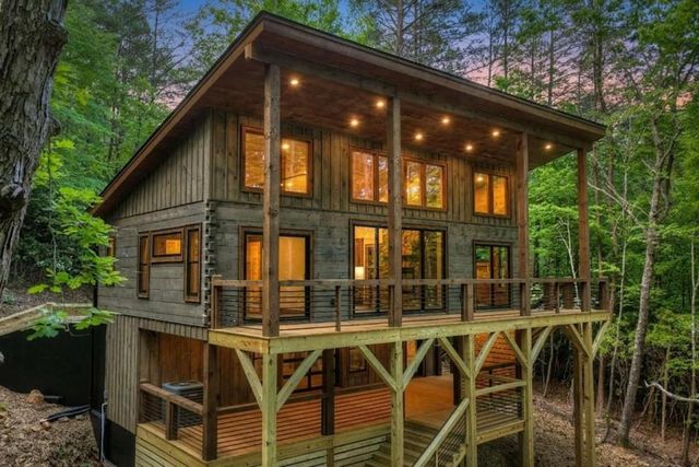 328 Crabapple Drive, Blue Ridge, GA 30513