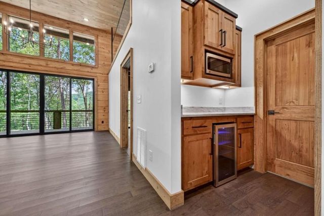 328 Crabapple Drive, Blue Ridge, GA 30513