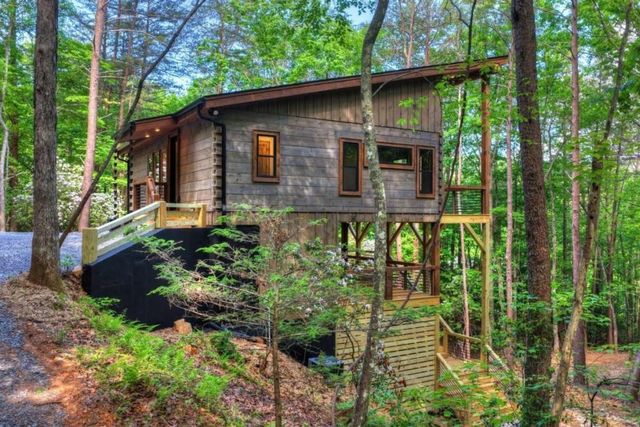 328 Crabapple Drive, Blue Ridge, GA 30513